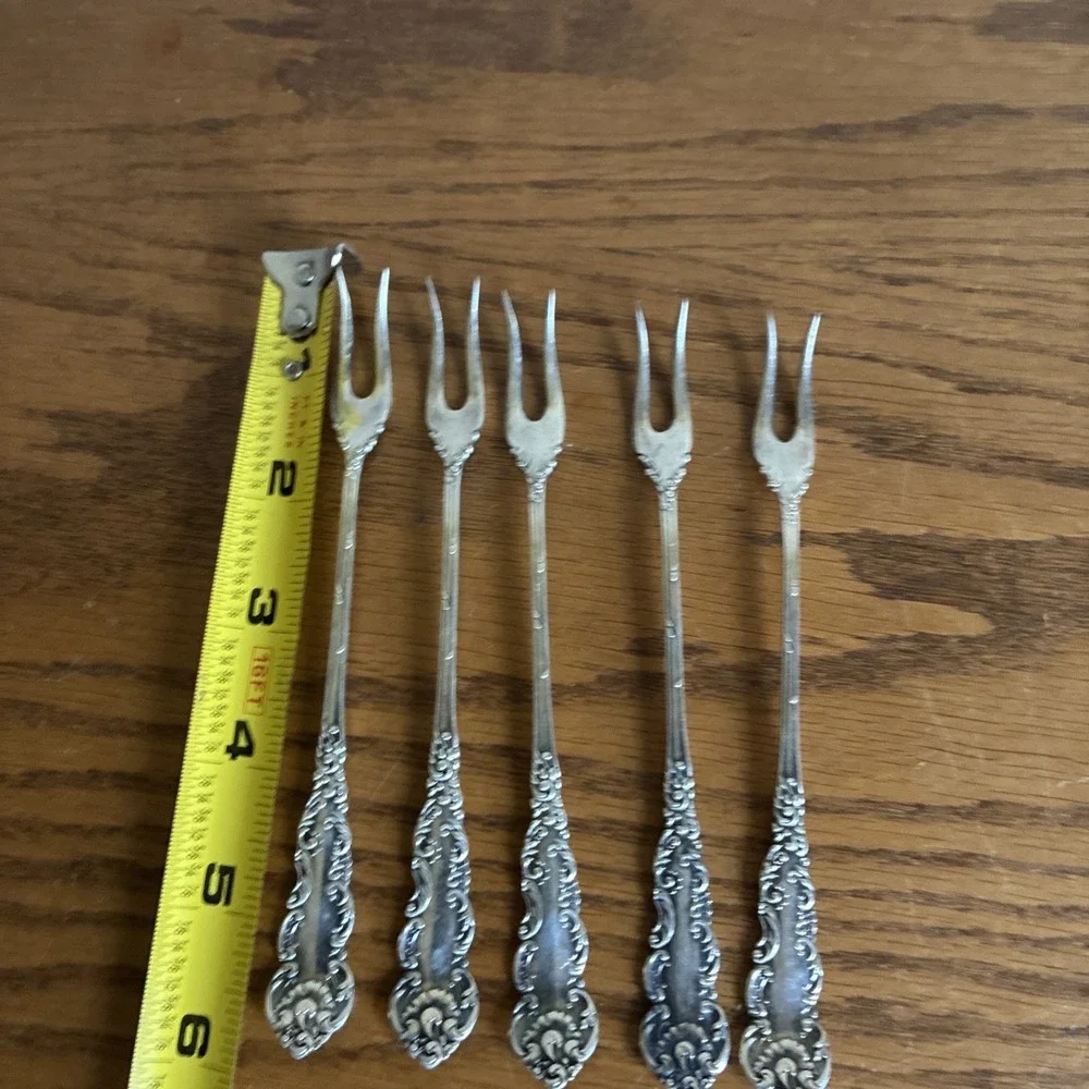 Vintage Wm. Rogers Floral Pattern Pickle/Cocktail Forks 6